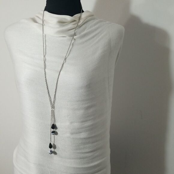 Black and White Jewelry Necklace and Earrings Set. J2-0211J - Picture 1 of 3